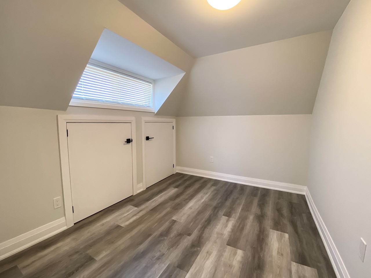 530 Brittania Ave - Photo 3 of 10