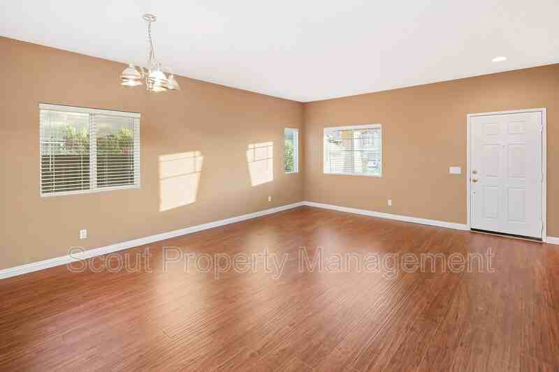 32981 Vine St - Photo 4 of 34