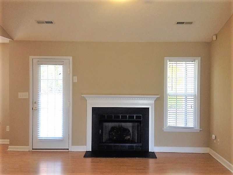 4832 Lighthouse Ct - Photo 2 of 9