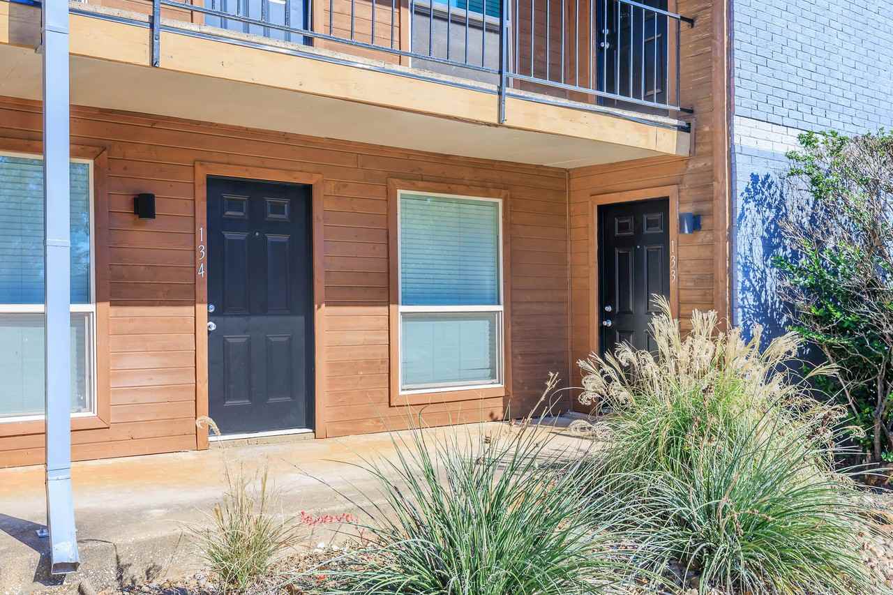 Social House - Photo 3 of 8