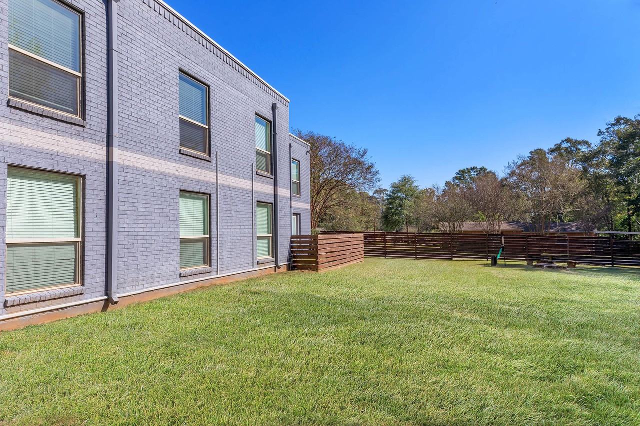 Social House - Photo 2 of 8