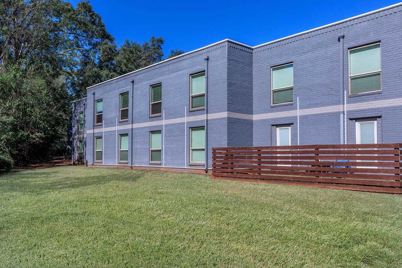 Social House - Photo 5 of 8