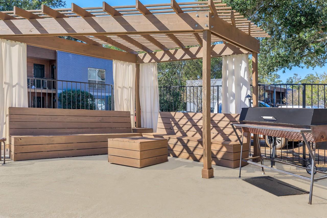 Social House - Photo 6 of 8