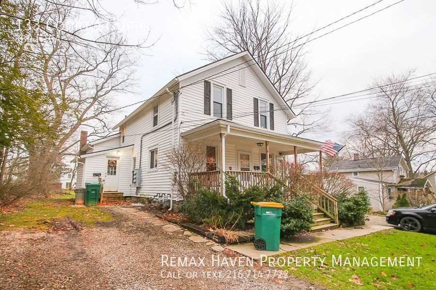 133 Court St Uppr - Photo 2 of 18