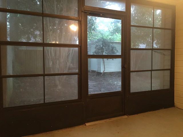 318 Somerset Drive - Photo 3 of 6