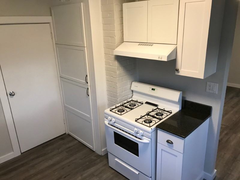 1002 Naval Ave - Photo 5 of 13