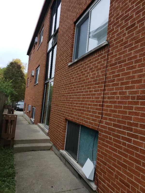 2044 Mills Ave #4 - Photo 3 of 11