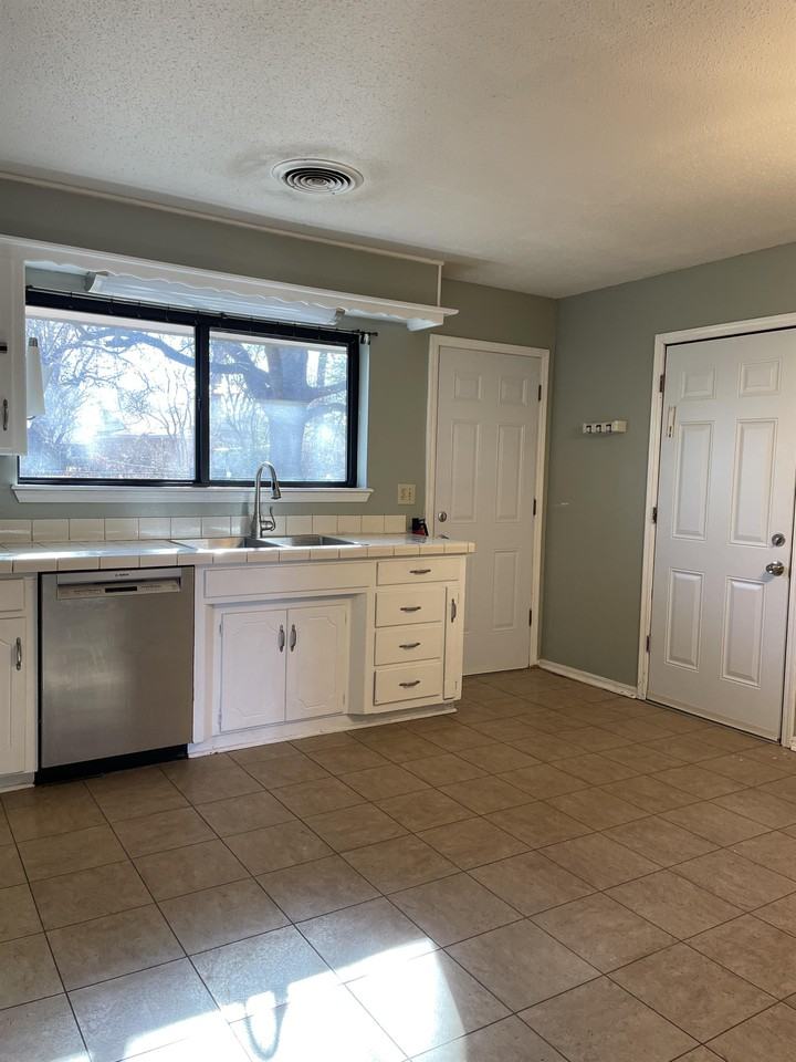 1620 Cherry Stone St #1 - Photo 6 of 19
