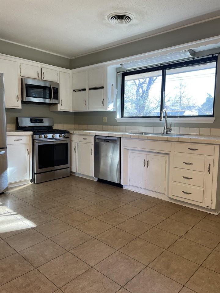 1620 Cherry Stone St #1 - Photo 7 of 19