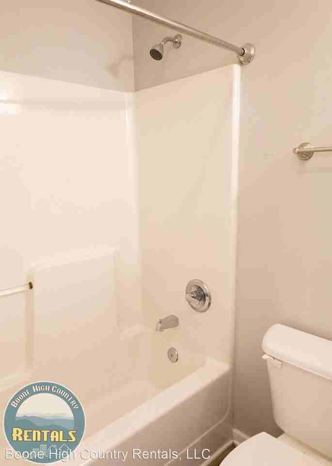 1555 West King St - Photo 2 of 50