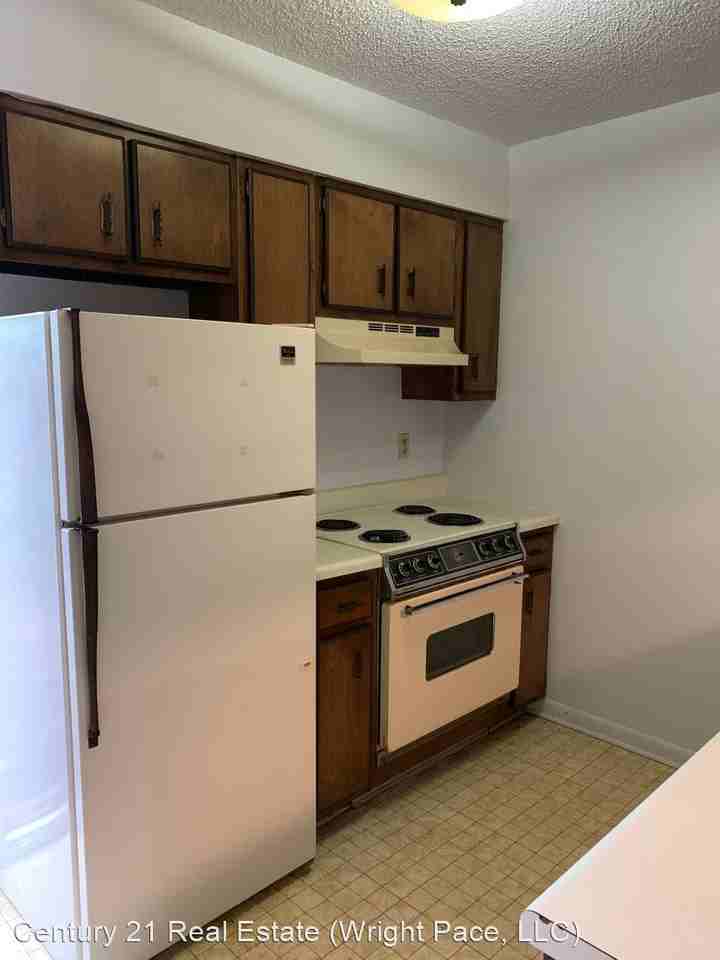 713 Strawn - Photo 2 of 8