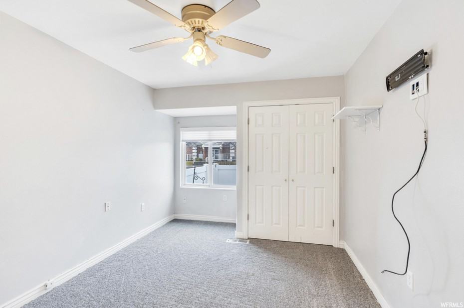 864 W 920 N - Photo 2 of 18