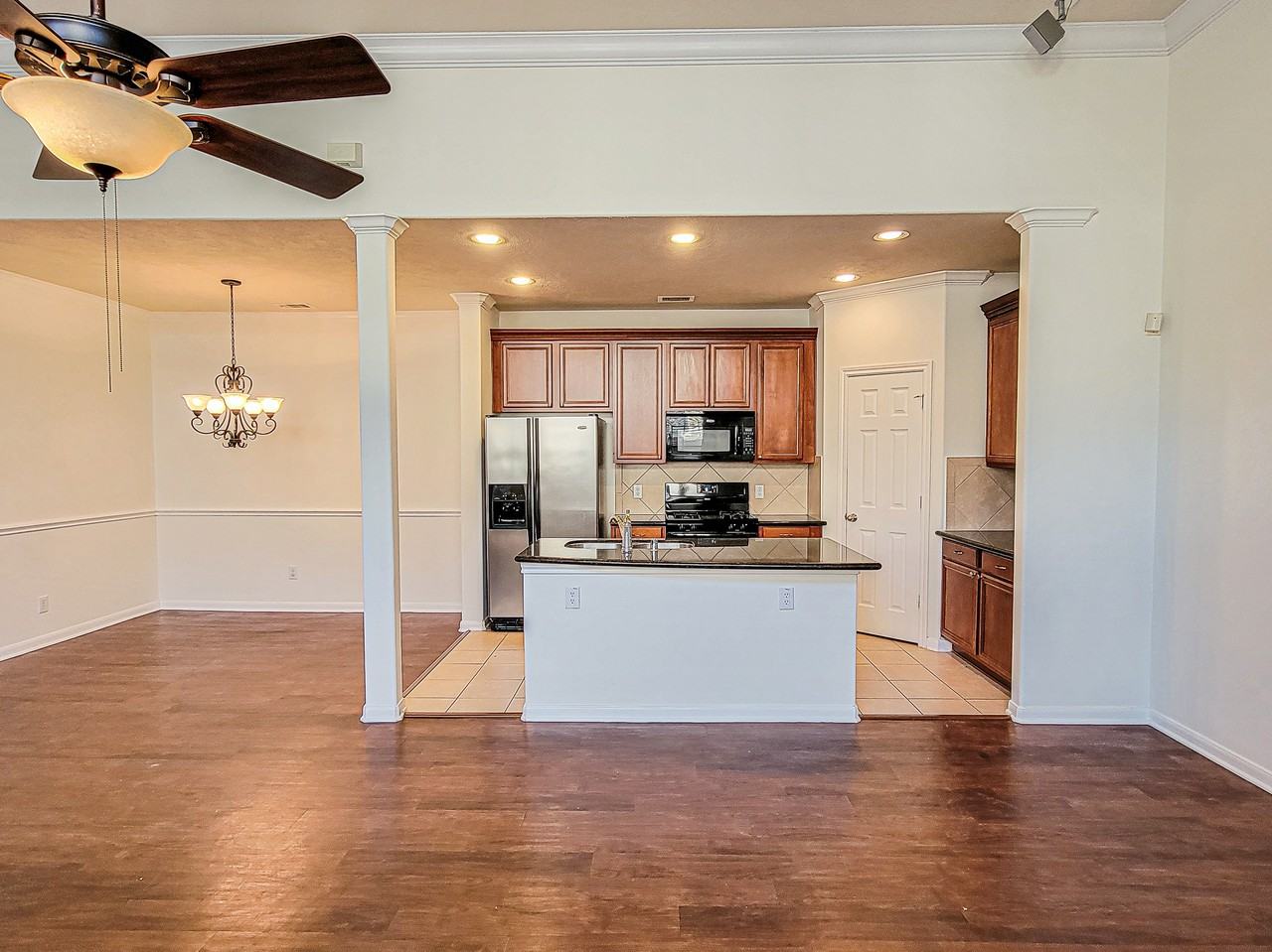 3611 Cedar Flats Ln - Photo 3 of 26