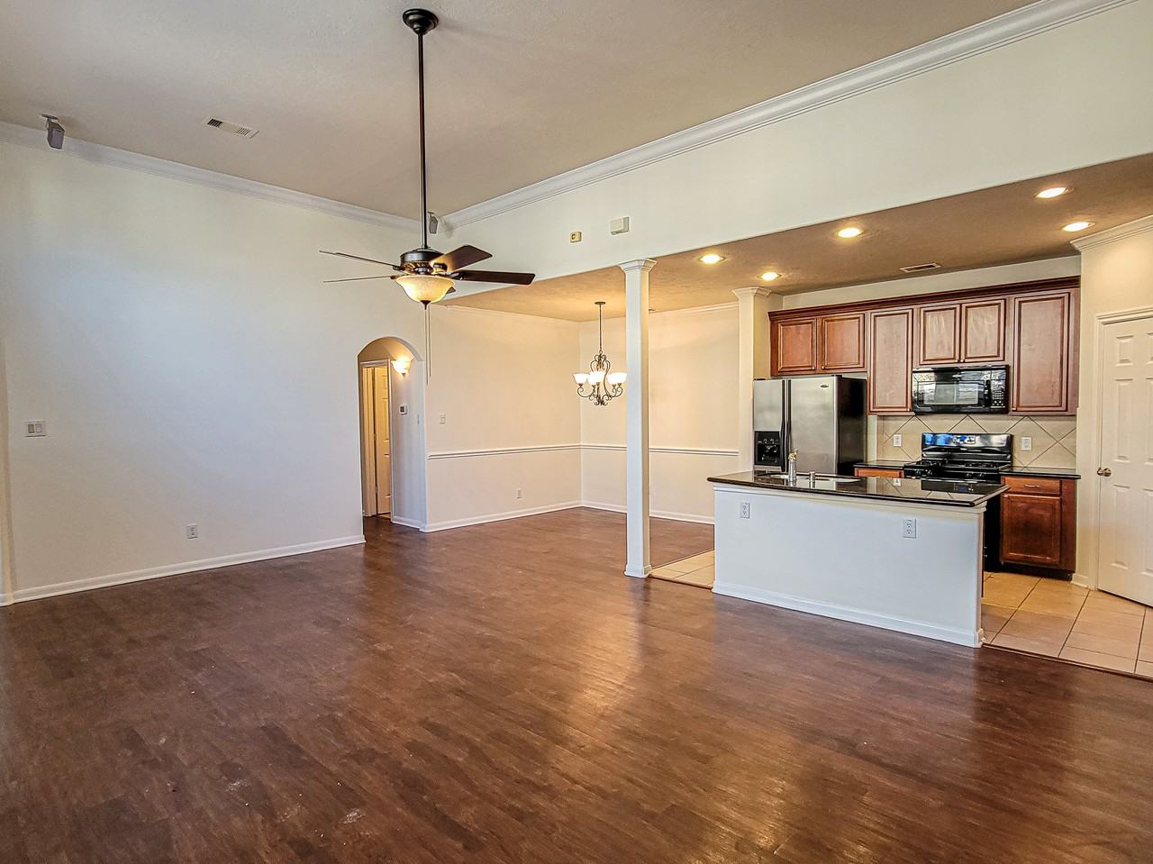 3611 Cedar Flats Ln - Photo 4 of 26