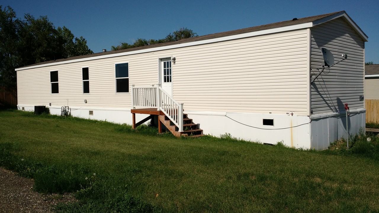 1520 49th St W - Photo 2 of 9