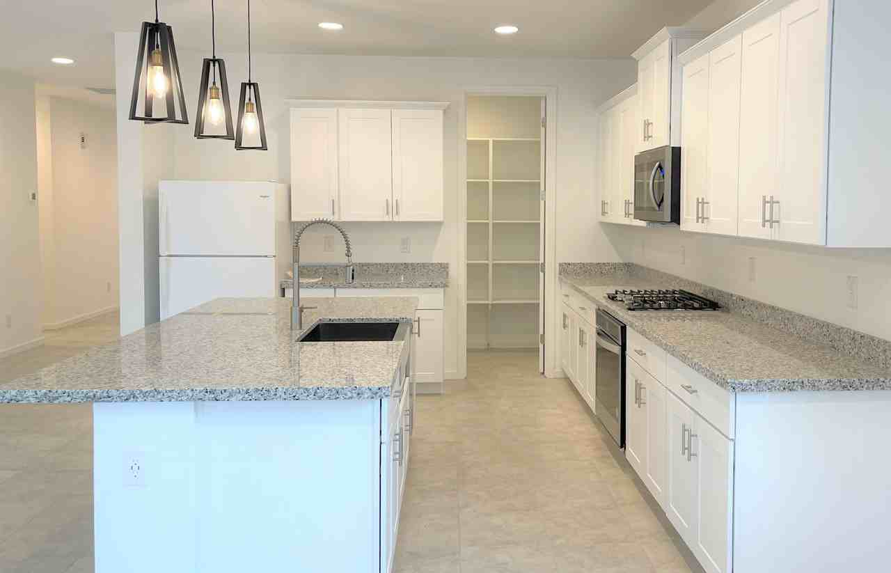 4605 W Stickleaf Way - Photo 2 of 24