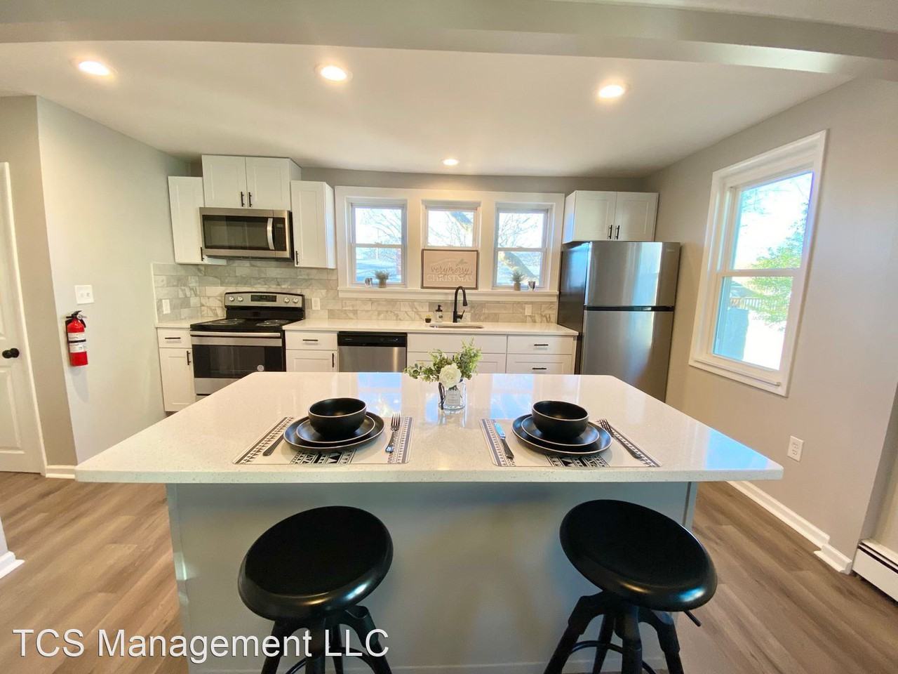 826 Washington Ave - Photo 2 of 25