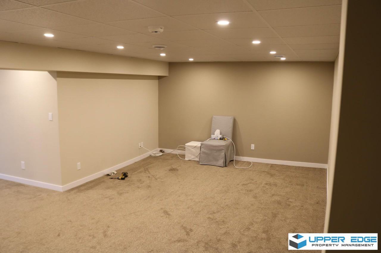 37 Beaverbend Cres - Photo 2 of 11