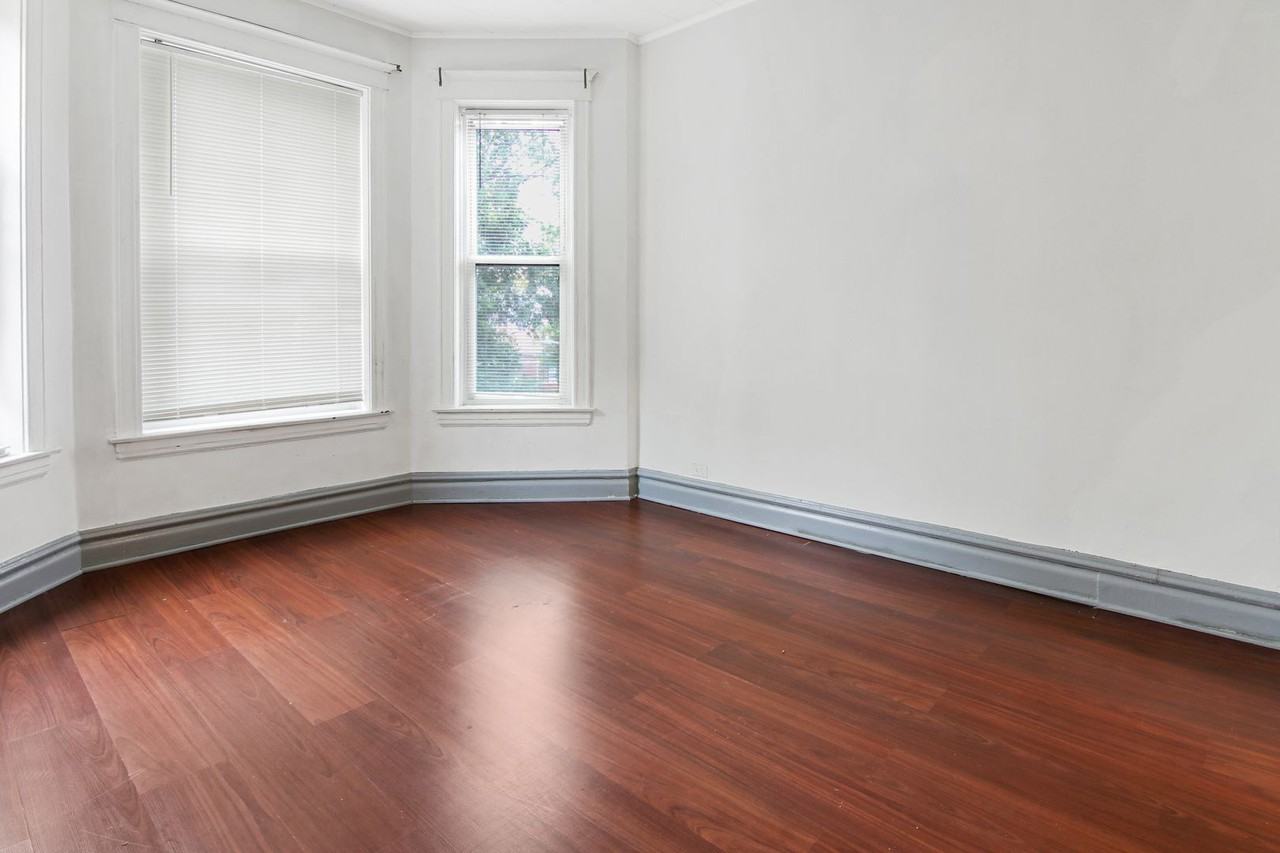 3128 W 38th St - Photo 3 of 13