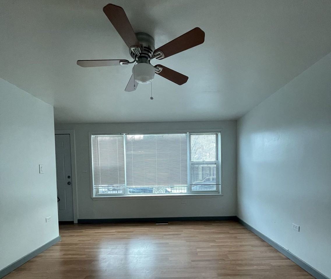 316 W 42nd Pl - Photo 2 of 11