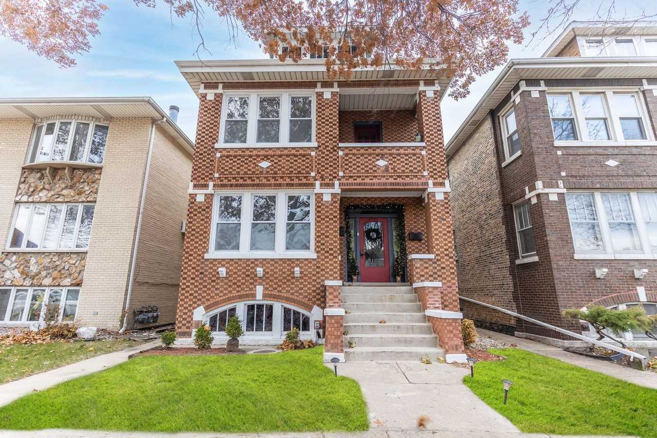 4730 S Komensky Ave - Photo 3 of 16