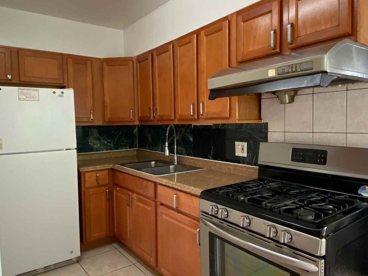 6246 N Cicero Ave - Photo 3 of 10