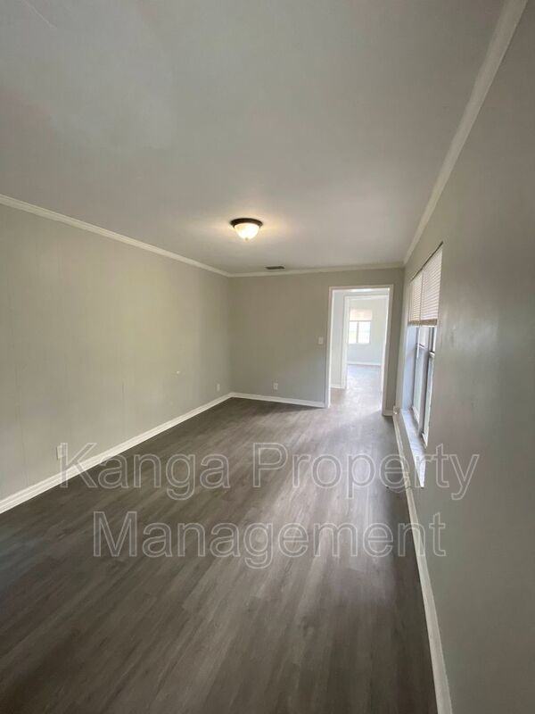 1211 Pioneer Rd - Photo 2 of 26