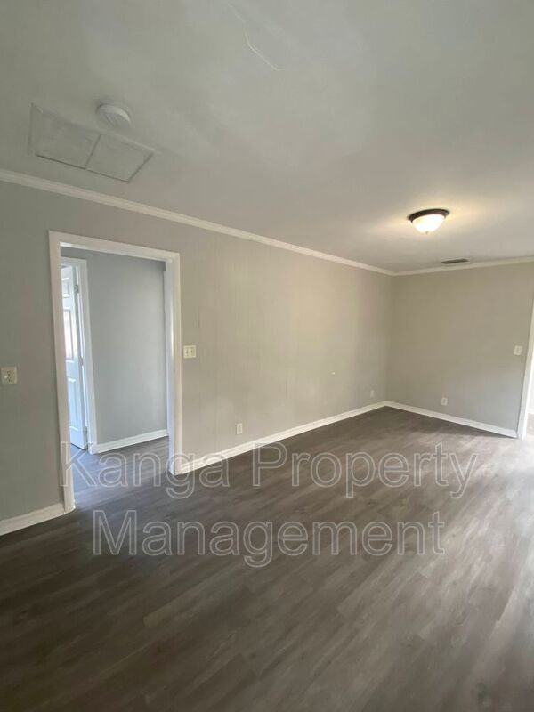 1211 Pioneer Rd - Photo 3 of 26