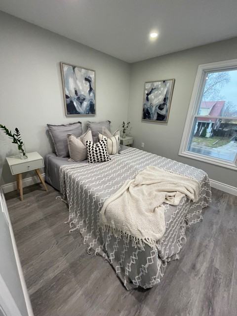 874 Wellington Avenue - Photo 2 of 12