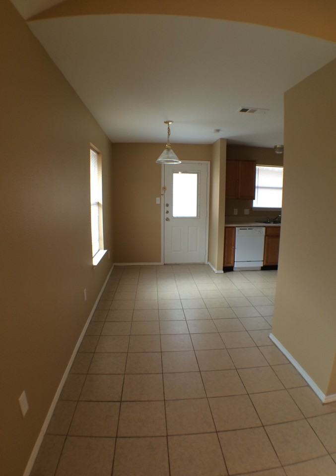 103 Los Cabos Dr - Photo 3 of 10