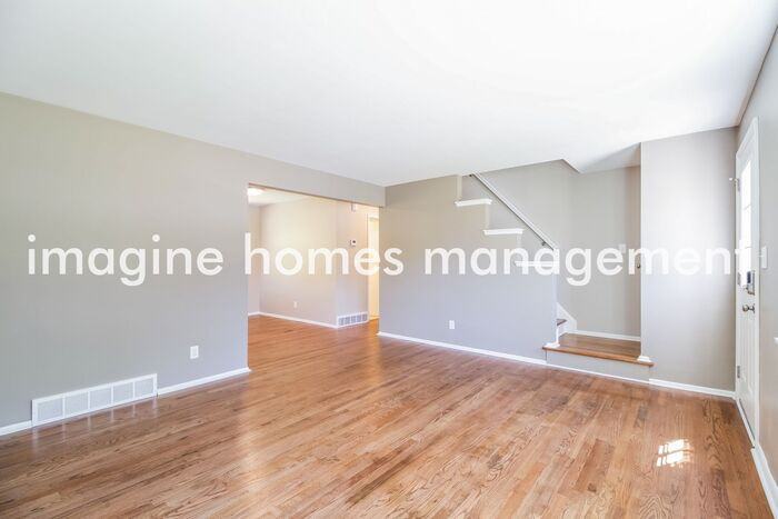 7188 Bluecrest Dr - Photo 3 of 15
