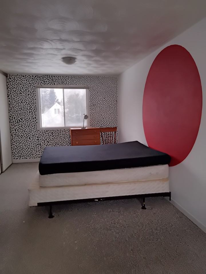 945 Admiral Avenue - Photo 3 of 4