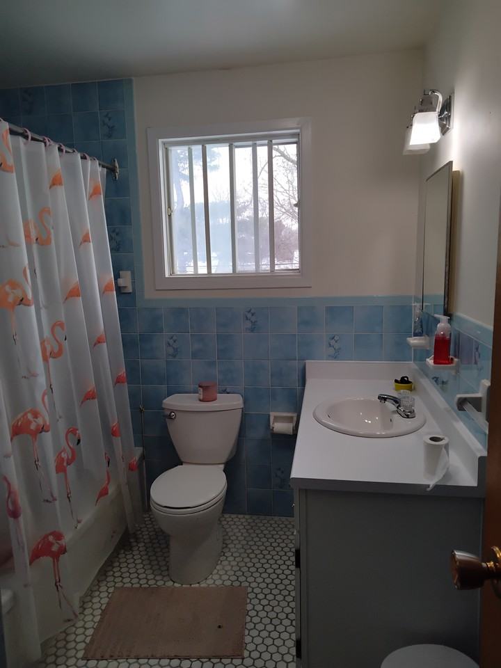 945 Admiral Avenue - Photo 2 of 4