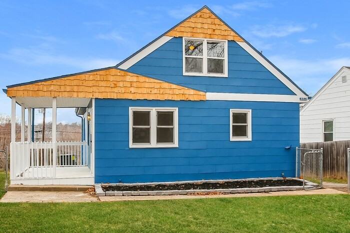 8612 Highland Ave - Photo 2 of 18