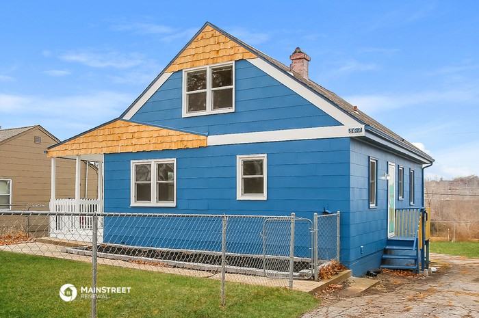 8612 Highland Ave - Photo 3 of 18