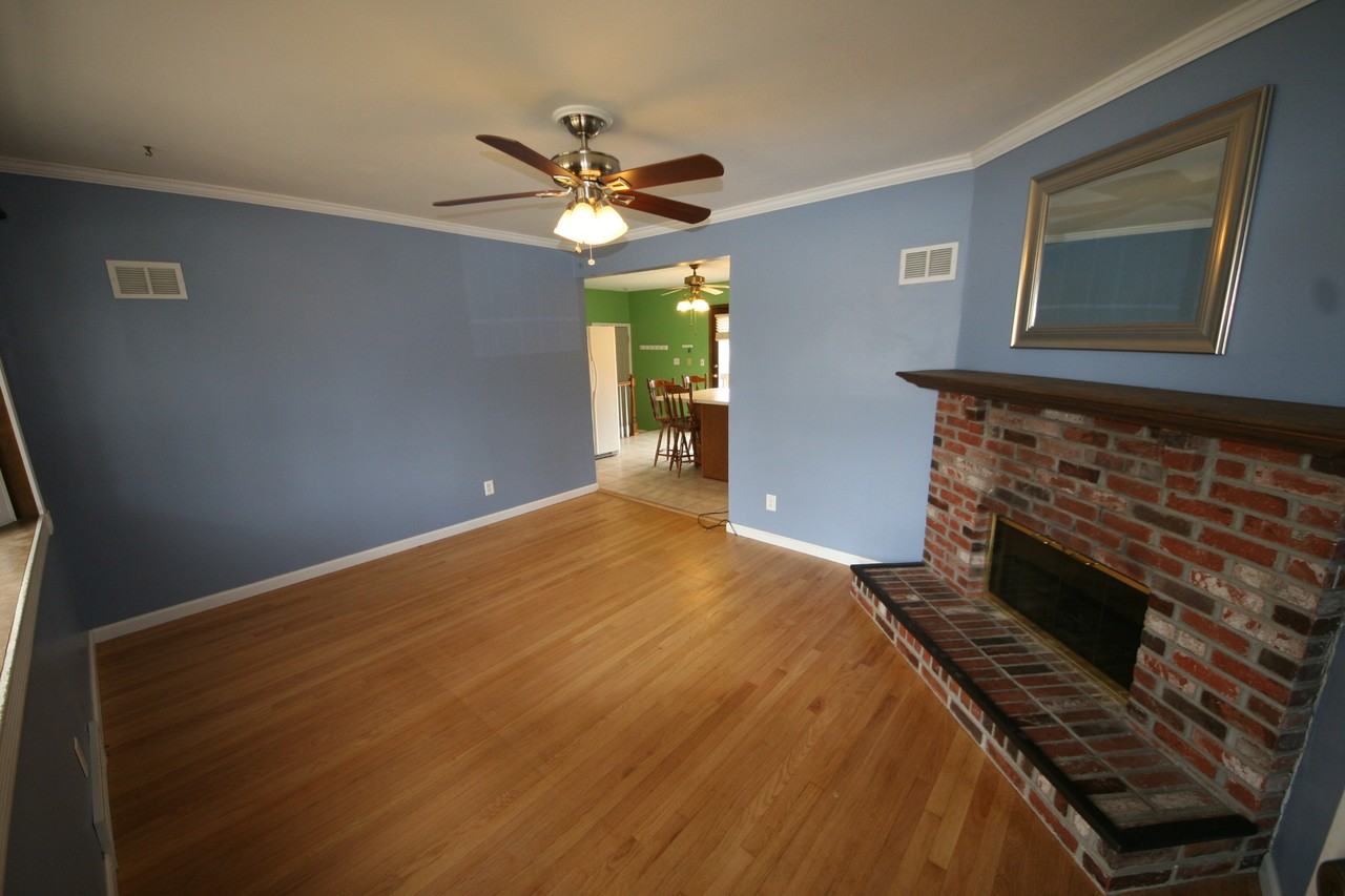 6017 Oakville Terrace Dr - Photo 2 of 13