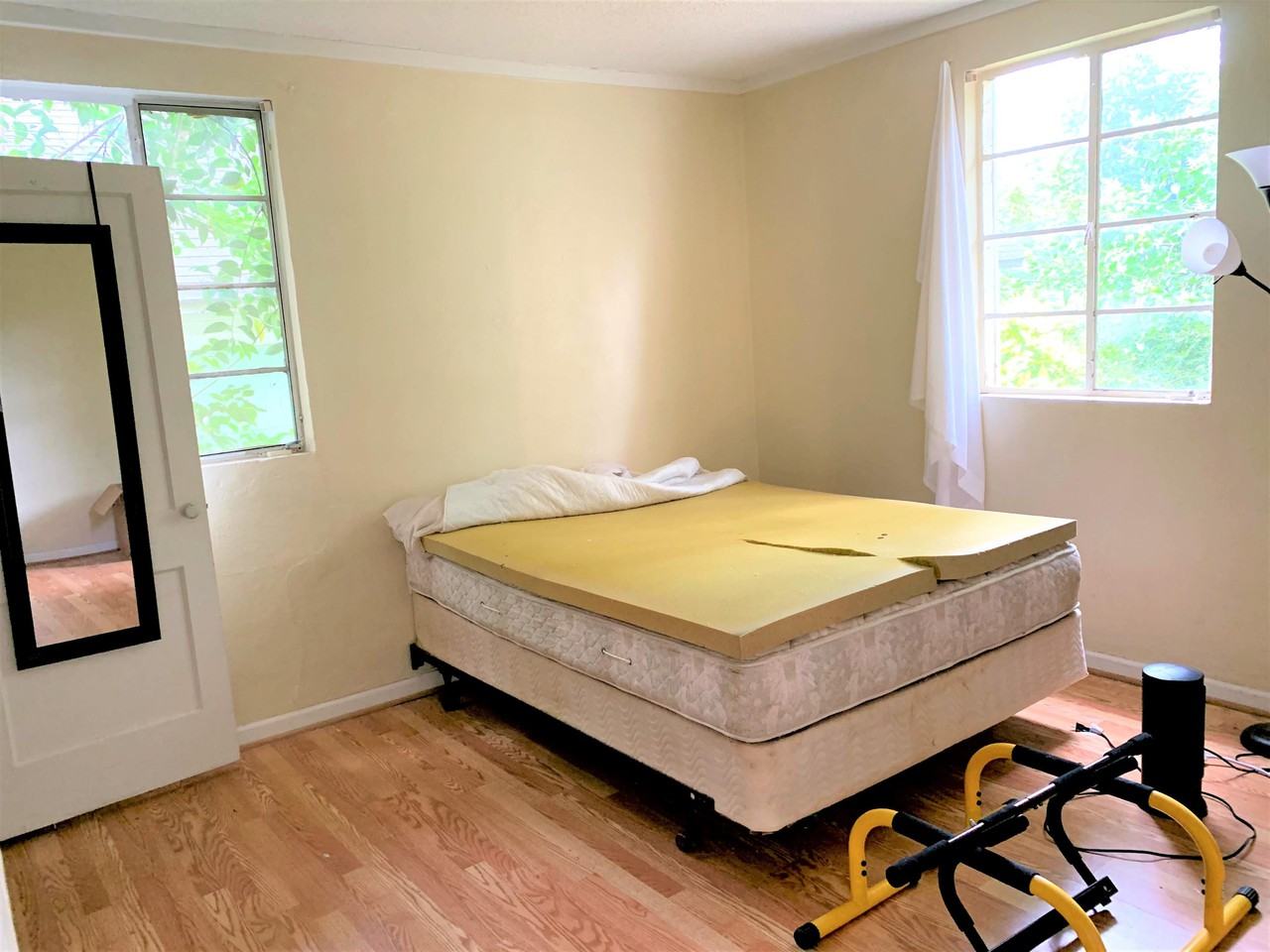 1036 State St Nw #B - Photo 5 of 20