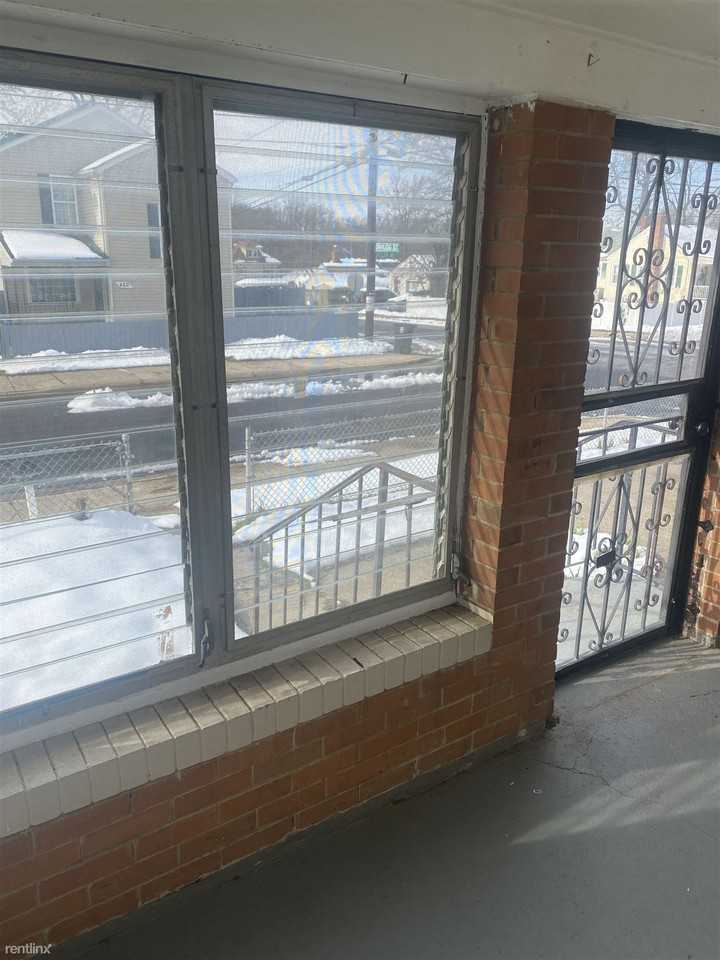 421 Dateleaf Ave - Photo 3 of 27