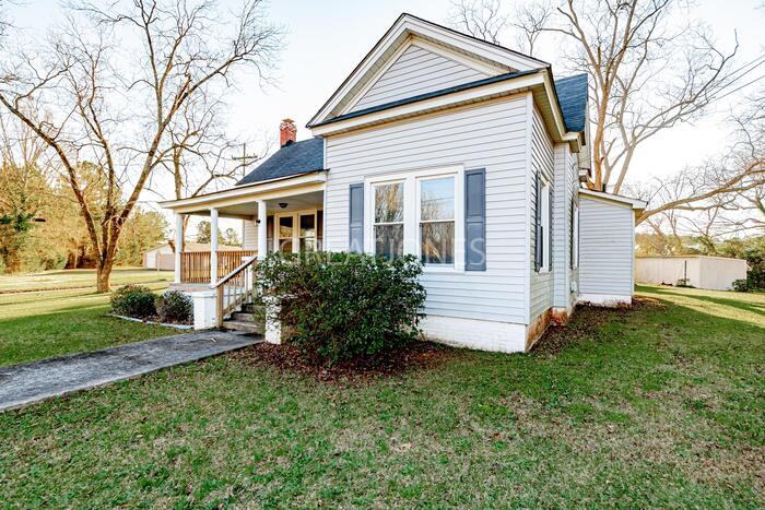 2001 Shelly St - Photo 3 of 33