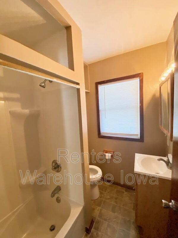 3330 52nd St - Photo 6 of 14