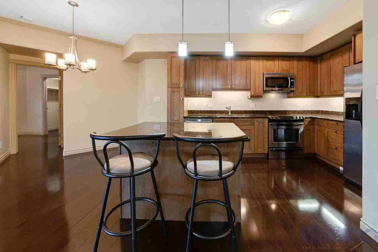 2 Bedroom Luxury Riverside Condo in Nutana - Photo 2 of 19