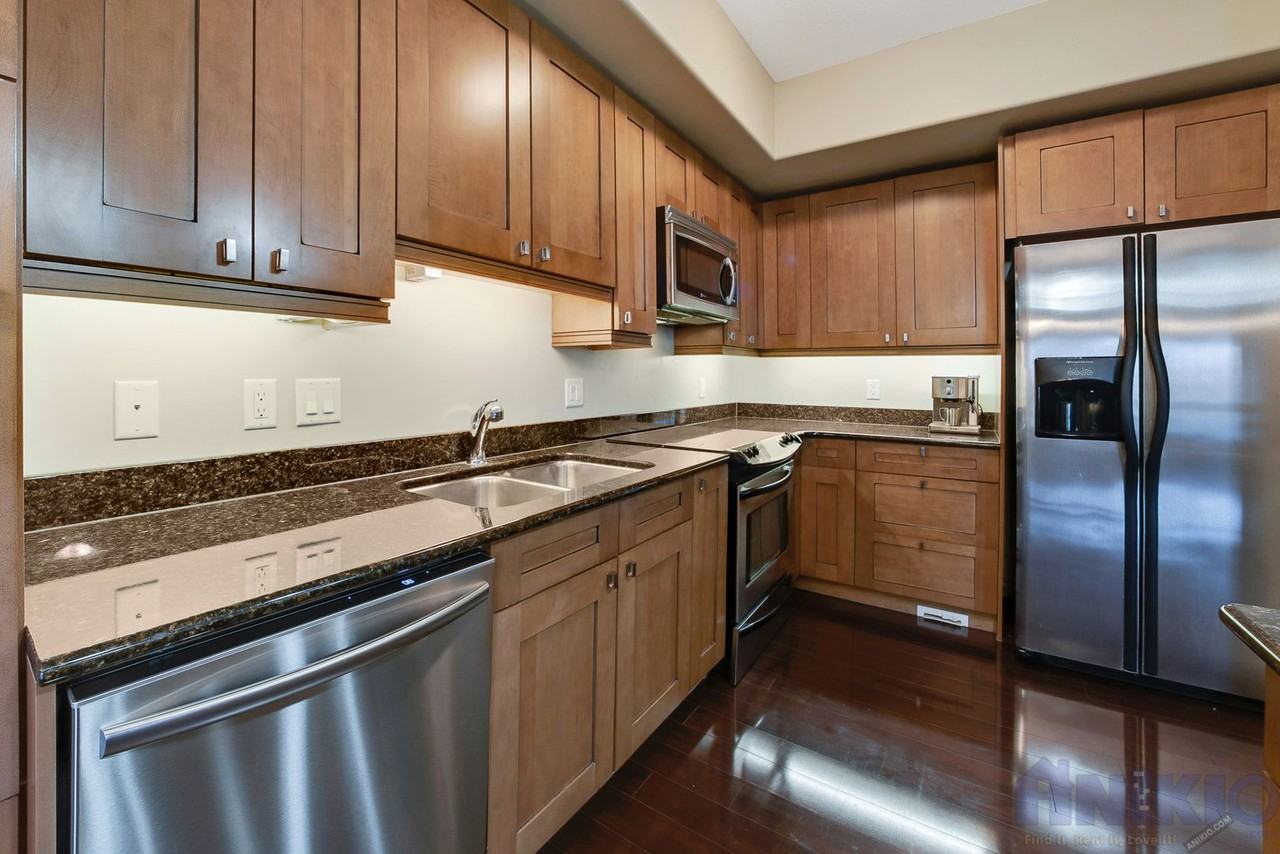 2 Bedroom Luxury Riverside Condo in Nutana - Photo 3 of 19