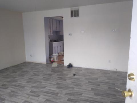 705 Se Hackberry Dr - Photo 2 of 2