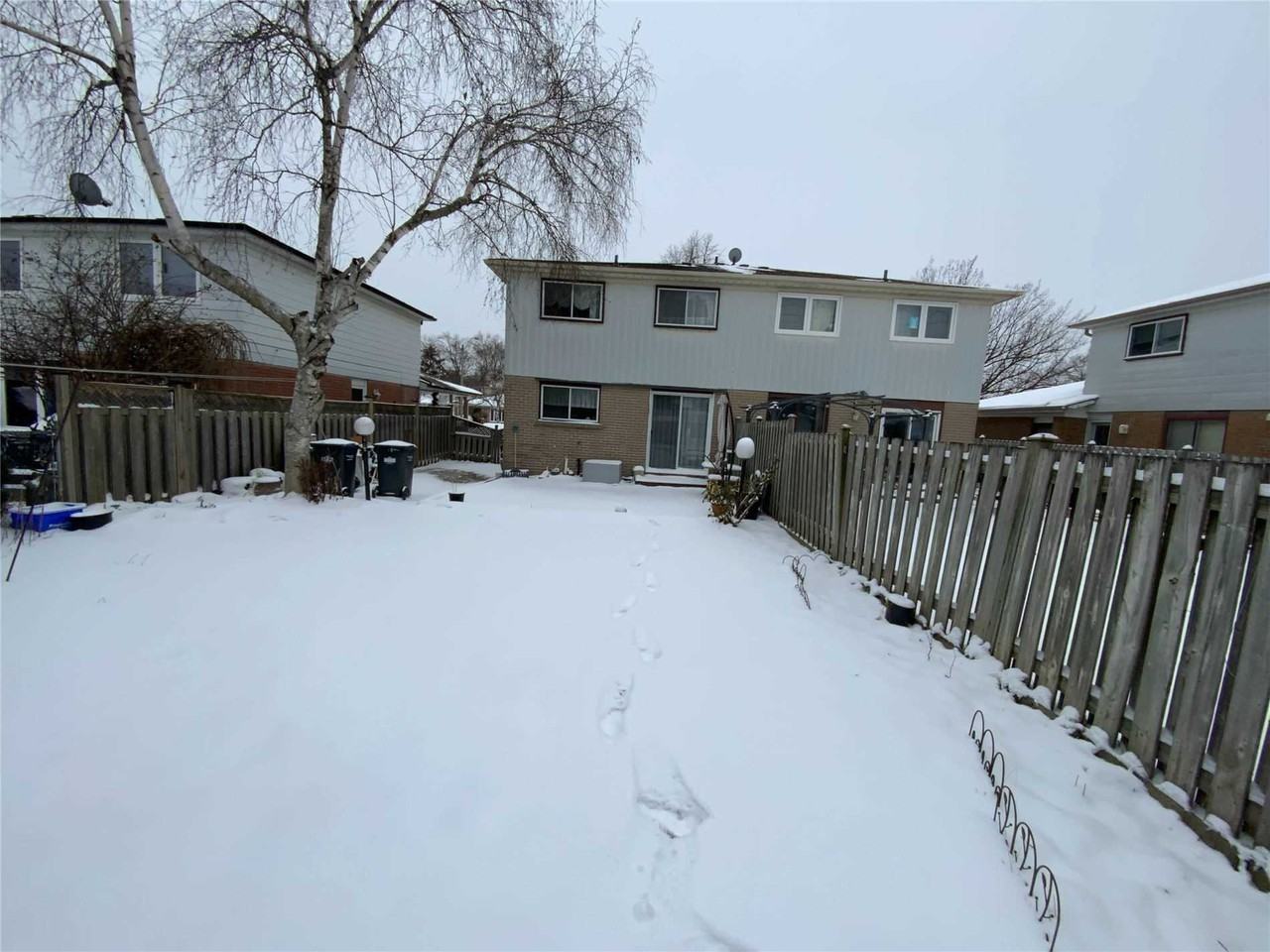 2293 Delkus Crescent - Photo 2 of 18