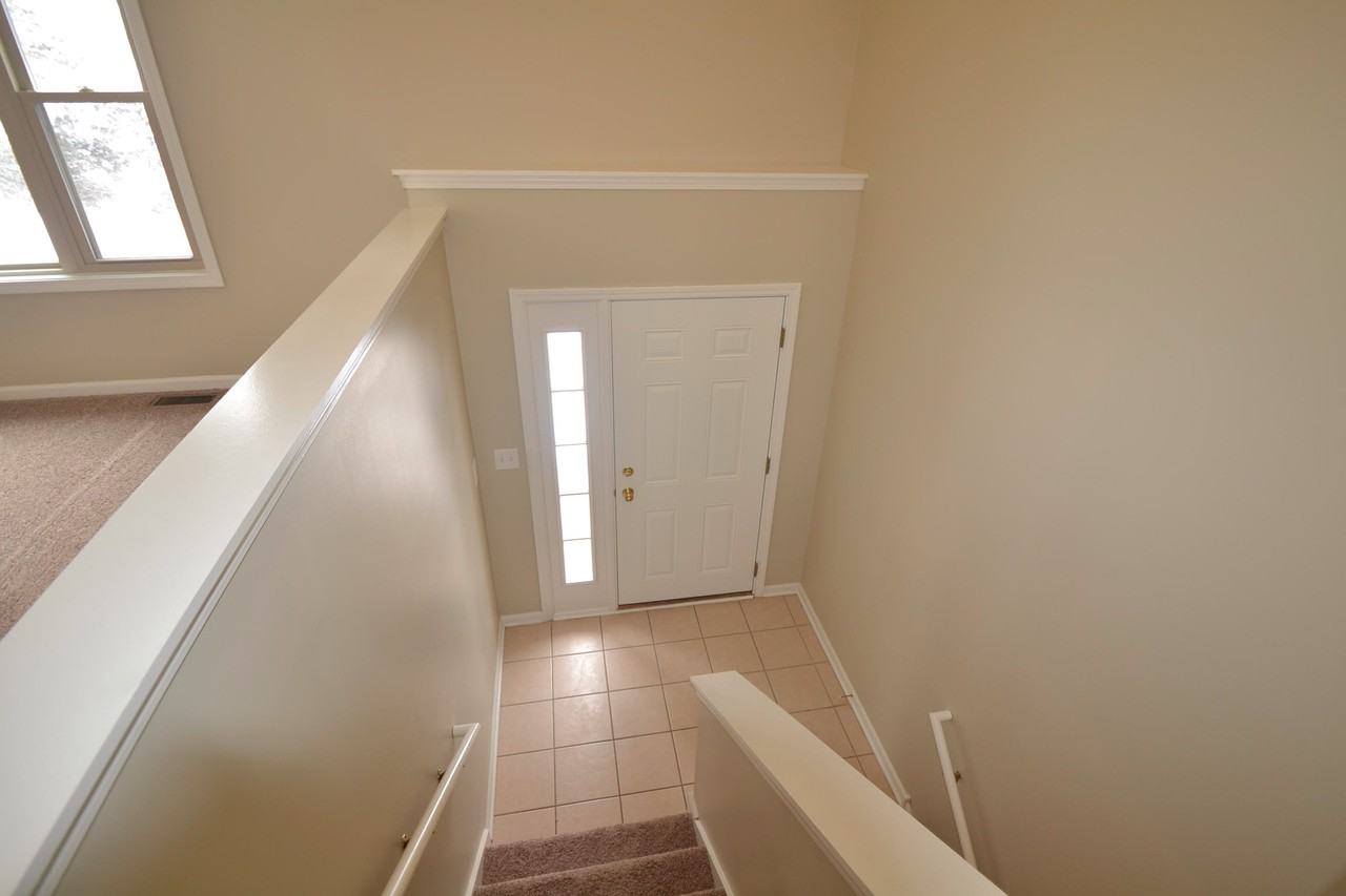36456 N Elizabeth Ct - Photo 2 of 10