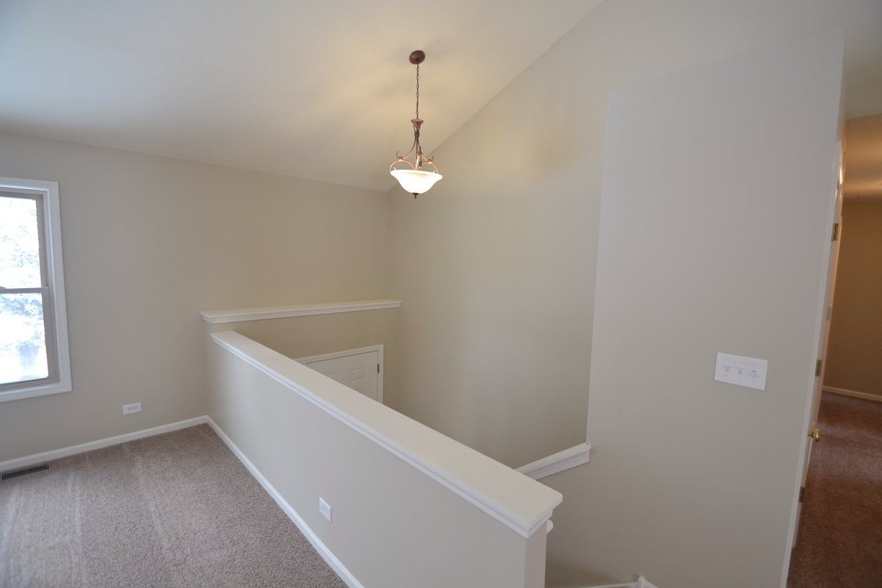 36456 N Elizabeth Ct - Photo 3 of 10