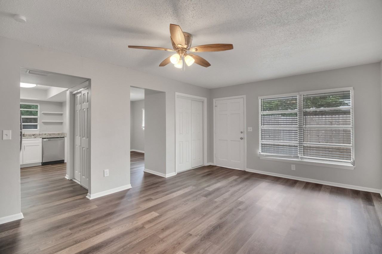3353 Sherwood Dr #B - Photo 3 of 10