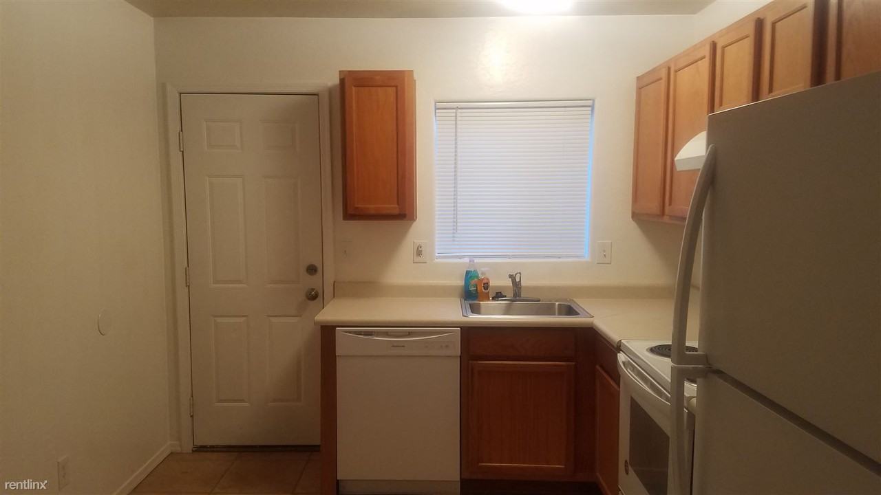 403 N Sunshine Blvd - Photo 3 of 7
