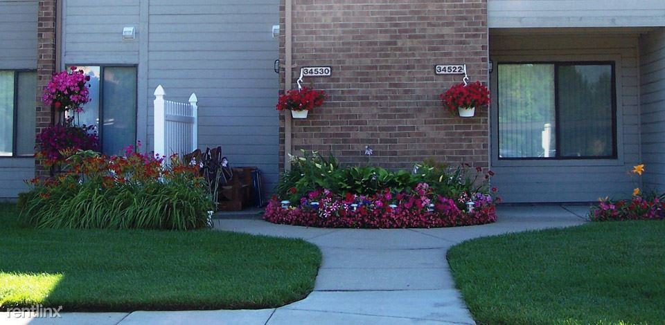 Furnished/Turnkey/Month-to-Month @ Laurel Valley - Photo 3 of 17