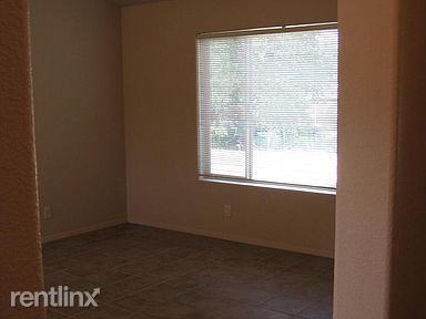 510 Los Pinos St - Photo 3 of 11